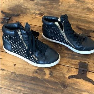 Zip up Steve Madden high tops